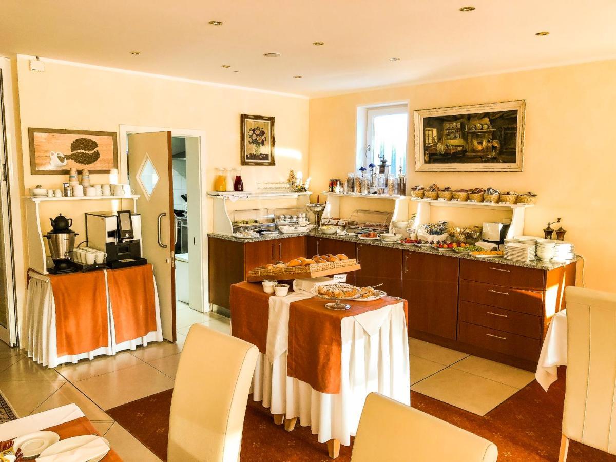 Airhotel Royal Landstuhl Bagian luar foto