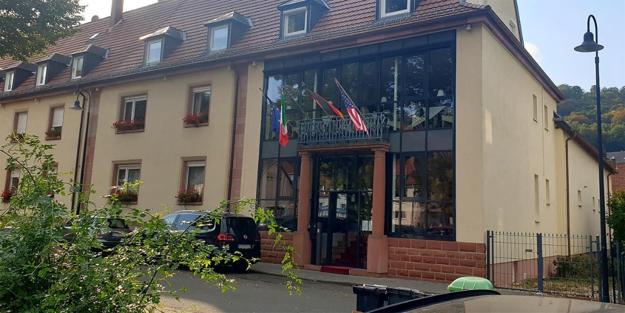 Airhotel Royal Landstuhl Bagian luar foto