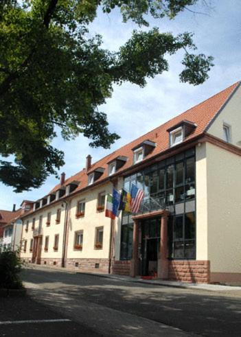 Airhotel Royal Landstuhl Bagian luar foto